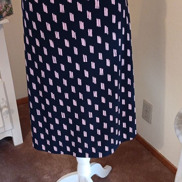 Lands' End Black and Pink Soft Knit Dress. Classic, Feminine, Career. - Picture 3 of 10